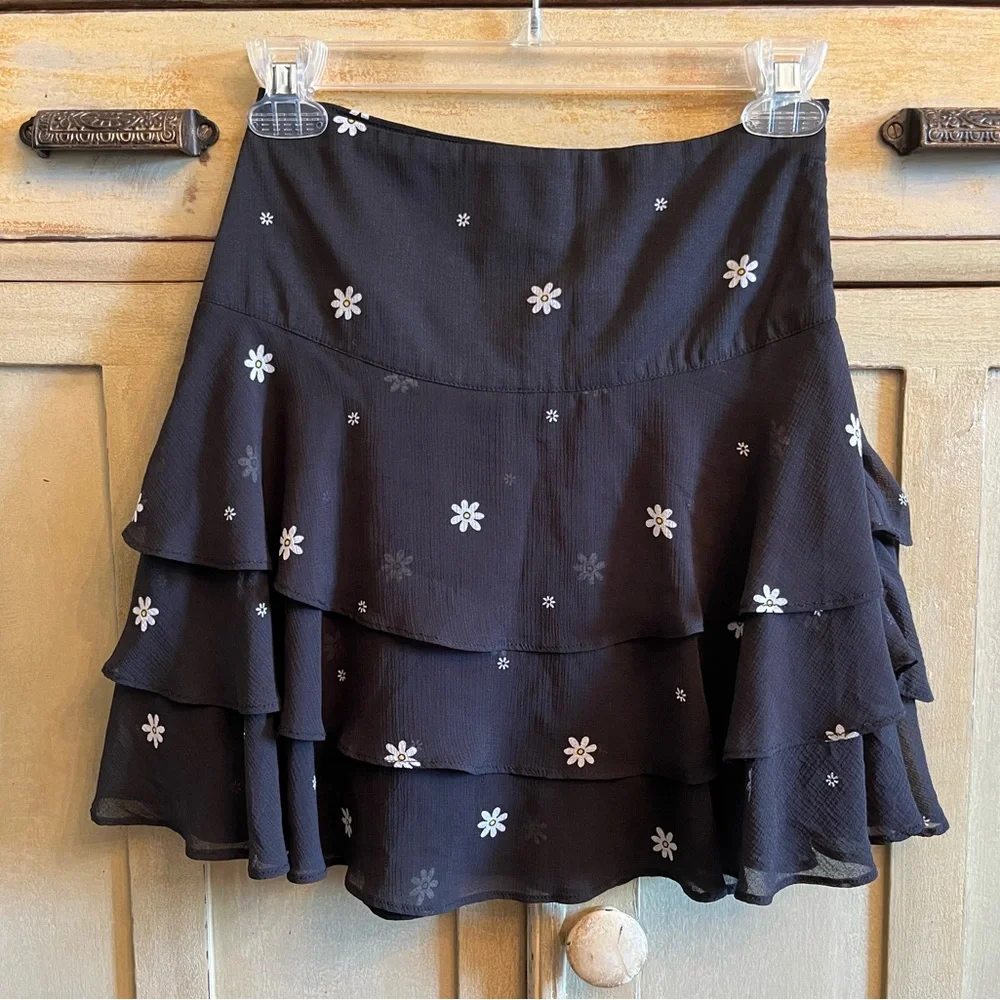UO Urban Outfitters Tiered Floral Ruffle Mini Skirt, XS